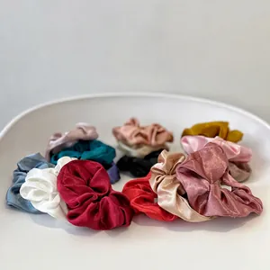 Set di elastici per capelli in raso multicolore con tessuto morbido e lucido