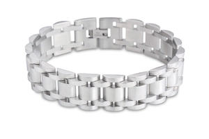 Detailed shot of silver stainless steel men's bracelet with 316L watch band link design