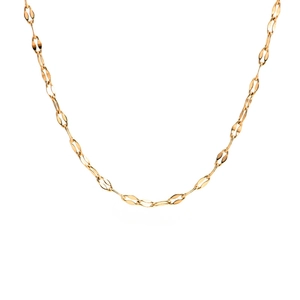 Élégant collier en acier inoxydable doré avec maillons ovales plats sur fond blanc