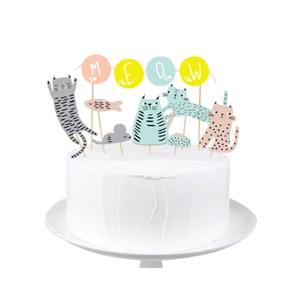 Dettaglio dello striscione MEOW e topper per torta a gatto per festa di compleanno animali