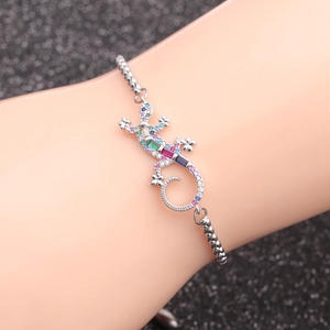 Bracelet lézard chic avec zircons multicolores sur chaîne en métal argenté pour femme