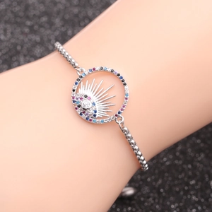 Zirkonia Evil Eye Armband mit bunten Steinen auf Silberkette am Handgelenk