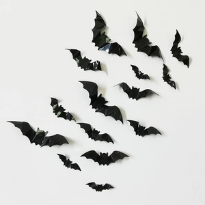 3D Schwarze Fledermaus-Wandaufkleber aus PVC für Halloween-Partydekoration auf weiß