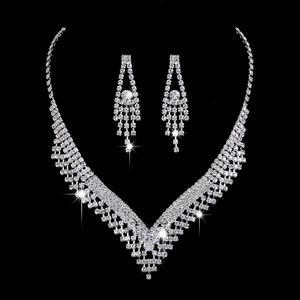 Exquisite silver-plated jewelry set with rhinestone fringe necklace and earrings