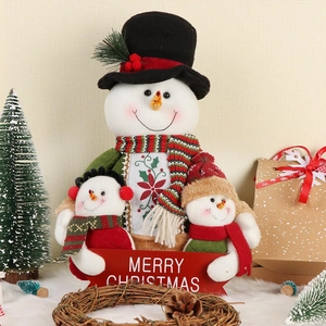Christmas Snowman Santa Claus Family Figurines Plush Ornaments Merry Christmas Banner Handmade Knitted Cloth Desktop Decor