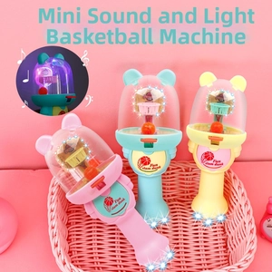 Detail von Mini-Basketball-Handheld-Spielen in Pink Blau und Gelb mit Licht und Sound
