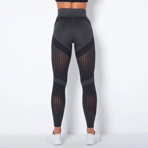 Detailansicht der dunkelgrauen High-Waist-Leggings mit atmungsaktivem Hohlstrickmuster