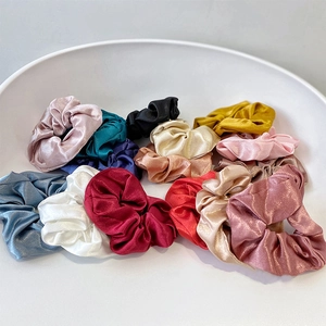 Scrunchies In Raso Di Raso Tinta Unita Grandi Elastici Per Capelli Per Donne Ragazze Accessori Per Capelli Minimalisti
