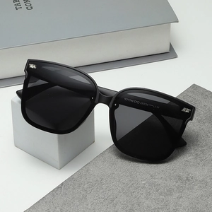 Lunettes De Soleil Carrées Surdimensionnées Pour Femmes Hommes Protection UV400 Lentille PC Branche Matelassée Tendance Voyage Conduite