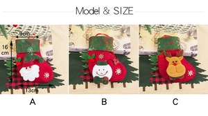 Dettagli e dimensioni delle mini calze di Natale con Babbo Natale, pupazzo e renna decorati