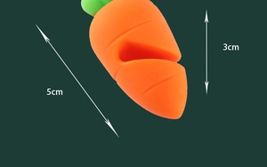 Silicone carrot pot lid lifter detail showing 5cm length and 3cm height dimensions