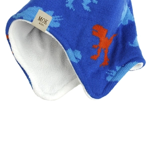 Detail of dinosaur jacquard knit hat with soft fleece lining and MOK KIDS woven label