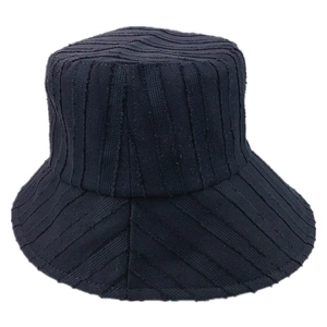 Bob noir pour femmes avec rayures verticales et design décontracté de protection solaire