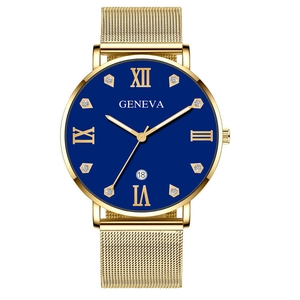 Détail de la montre homme à cadran bleu avec chiffres romains dorés et guichet de date