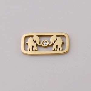 Detail van vierkante gouden olifant hanger met kristal voor DIY-sieraden maken