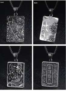 Rilievo dettagliato del ciondolo Guan Yu in acciaio inossidabile con calligrafia