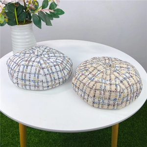 Elegant plaid tweed beret hats for women in white and beige for autumn and winter outfits