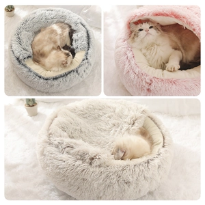 Letto rotondo semichiuso in peluche per animali domestici in grigio, rosa e beige caldo