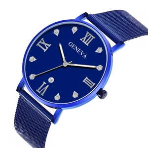 Montre à quartz bleue pour homme avec chiffres romains, index diamant et maille milanaise