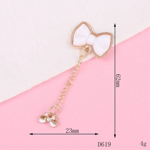 Detailed dimensions of bowknot pendant with chain showing 62mm height and 23mm width