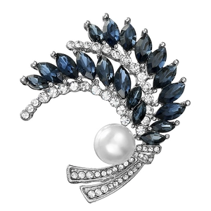 Exquisite Feder-Brosche in Silber mit blauen Zirkonia-Blüten und einer großen Perle