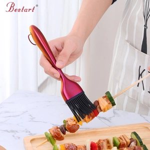 Pennello per olio in silicone alimentare con manico in acciaio inox rosso-oro per BBQ