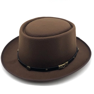 Cappello vintage in feltro marrone a tesa larga con fascia in pelle e fibbia metallica