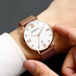 Montre à quartz pour hommes avec bracelet en maille or rose et cadran blanc diamanté