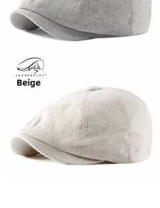 Detaillierte Textur von atmungsaktivem Leinenstoff auf Retro-Schiebermützen in Grau und Beige
