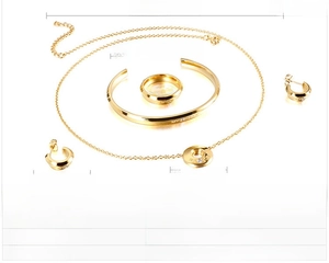 Tabella taglie dettagliata per set di gioielli con collana, bracciale e orecchini