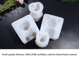 Vista detallada del molde de oso en silicona alimentaria certificada FDA para hielos DIY