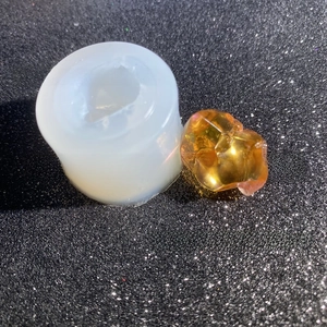 DIY silicone mold for crystal stone resin with amber heart-shaped finished decoration