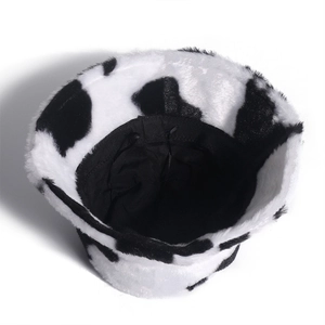Chapeau bob en peluche motif vache avec texture douce et doublure intérieure réglable