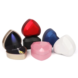 Premium heart-shaped jewelry box with LED light for rings and necklaces in various colors