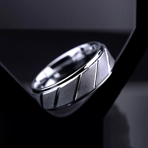 Men's 316L stainless steel ring with brushed matte finish and diagonal stripes