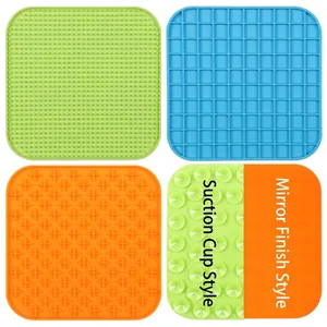 Tappetino per leccare in silicone per animali con ventose e diverse trame per cani