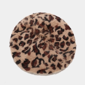 Fashionable leopard print beret made of soft plush faux fur for autumn and winter warmth
