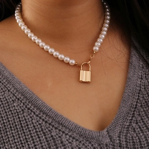 Alloy Padlock Pendant Artificial Pearl Necklace And Bracelet For Women Minimalist Sweet Temperament Elegant Jewelry Gift