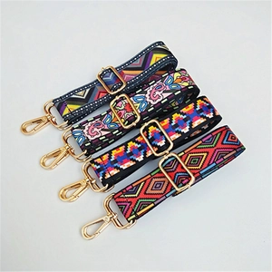 Bandoulière large réglable de style ethnique avec motifs colorés et boucles en métal doré