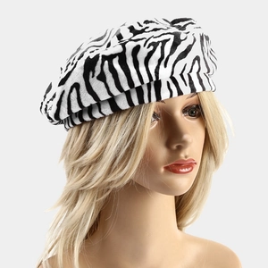 Béret élégant motif zèbre noir et blanc en tissu pelucheux chaud pour femmes