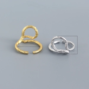 Dettaglio anelli S925 oro e argento con diametro 16,5 mm e altezza di 15 mm