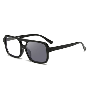 Square Sunglasses PC Photochromic Double Bridge Retro UV Protection Trendy Fashion Eyewear For Men And Women