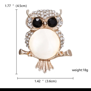 Dimensions détaillées de la broche hibou dorée avec strass et pierre d'opale fine