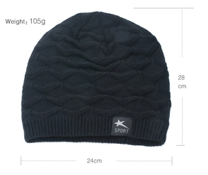 Detail showing knit beanie texture with size dimensions 28x24cm and 105g weight specs