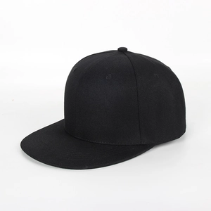 Classic plain black hip-hop snapback hat with flat brim and 6-panel structure