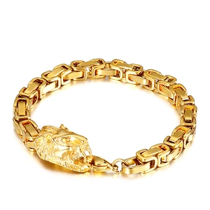 Gold plated hip hop Byzantine chain bracelet for men with a detailed lion head charm