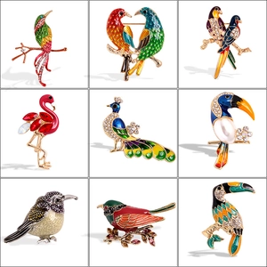 Colorful Bird Brooch Alloy Enamel Rhinestone Animal Flamingo Peacock Toucan Fashion Pins For Suit Coat Jewelry Gift