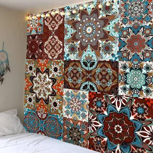 Tapisserie mandala bohème détaillée avec motifs géométriques pour décoration murale de chambre