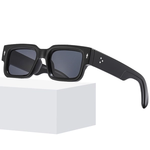 Lunettes De Soleil Carrées Vintage Monture Épaisse En PC Protection UV400 Rivets Métalliques Mode Pour Hommes Et Femmes