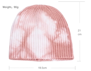 Dimensions du bonnet tie-dye rose et blanc : hauteur 21cm et largeur 19.5cm